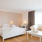 Am Hotel Glücksburg