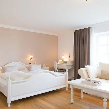 Am Hotel Glücksburg