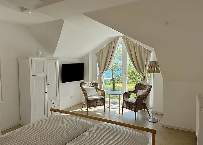 Am Hotel Glücksburg